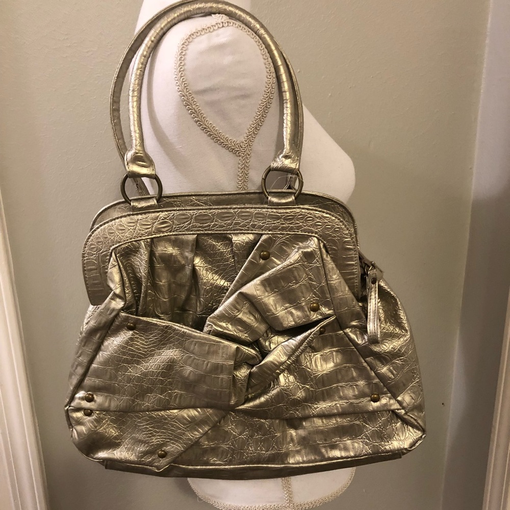 Zoe Blu Gilver shoulder bag. NWT